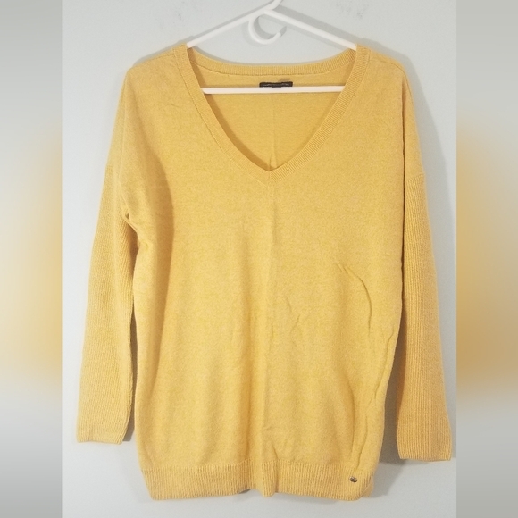 American Eagle Oufitters Sweater. Loose Fit V-Neck w/ Ribbed Sleeves. Size M. - Picture 1 of 6